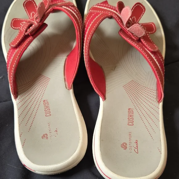 Clarks Red Floral Women's Sandals - Picture 5 of 6